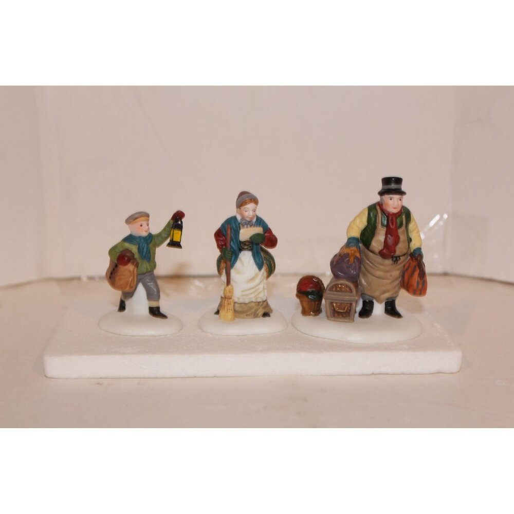 Dept 56 Dicken's Village - Come Into the Inn
